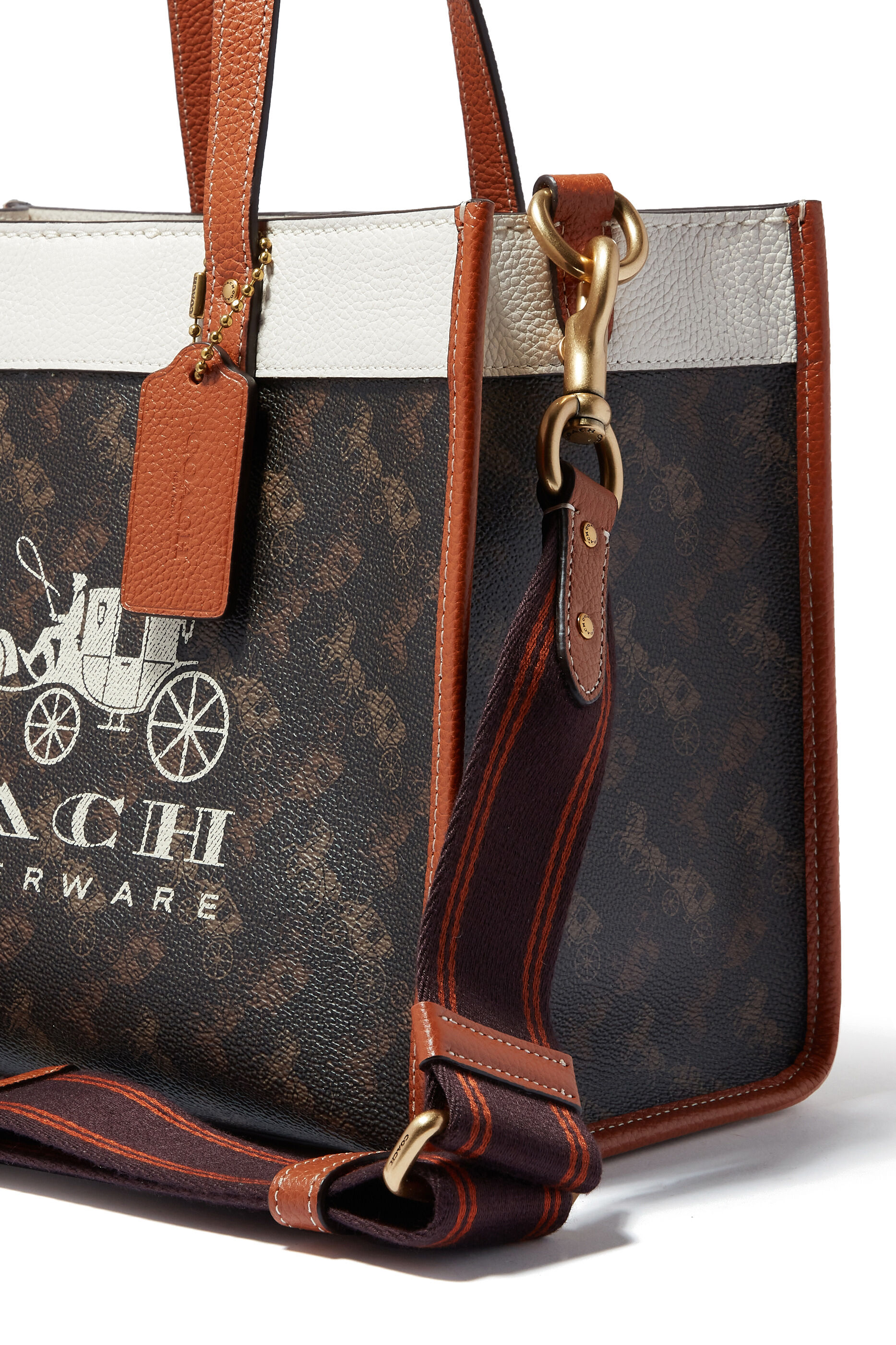 coach field tote 30 with horse and carriage print